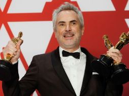 En sus vitrinas, Alfonso Cuarón tiene los premios de la Academia a Dirección (