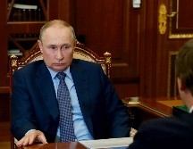 Putin firmó otro decreto que determina el pago de subsidios sociales a personas vulnerables que se hubiesen visto obligadas a salir de Ucrania. EFE/Kremlim Pool/Sputnik/M. Klimentyev