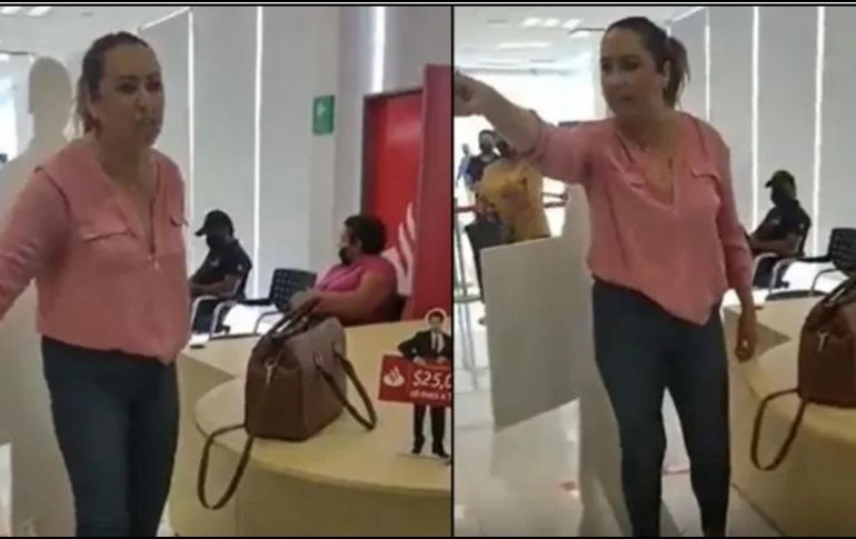La mujer insultó y agredió a personal del banco. ESPECIAL