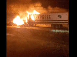 Tras los bloqueos en diversos puntos carreteros de Zacatecas y la violencia generada por el crimen organizado, la UAZ determina, de último momento, suspender las clases presenciales este lunes. TWITTER / @pacoelizondo_1