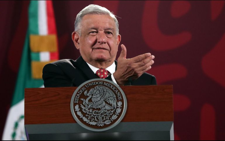 López Obrador dice que le han comentado que el documental del caso Cassez-Vallarta está bien hecho, pero reprocha que en este no se mencione que la tortura ya no existe en México en su gobierno. EFE / S. Gutiérrez