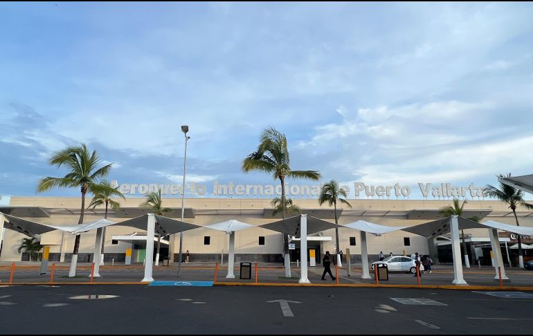 Desde el pasado 1 de agosto, en el Aeropuerto Internacional de Puerto Vallarta ya no es necesario llenar el formato de migración, lo que permite agilizar el proceso. EL INFORMADOR / A. Navarro