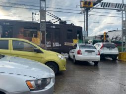 Usuarios de redes sociales externaron su molestia por las tardanzas que ocasionó el accidente. ESPECIAL /