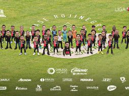 Antes de que se dispute la Jornada 12, el bicampeón del futbol mexicano, los rojinegros del Atlas han presentado la fotografía oficial para el Apertura 2022. ESPECIAL / Atlas FC