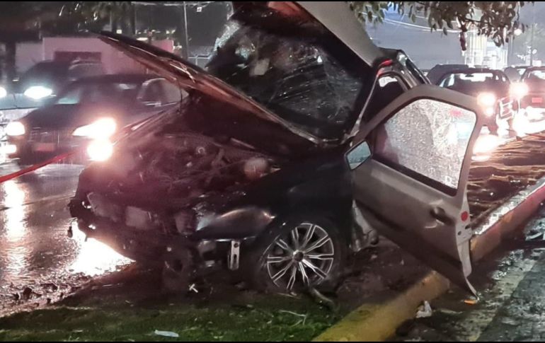 El accidente se registró a las 5:30 horas cerca del desnivel de López Mateos y Ramón Corona. ESPECIAL /