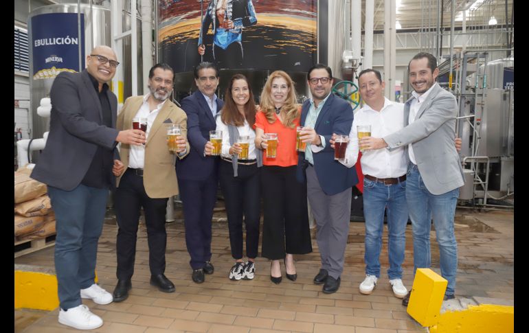 Ricardo Meza, Alfredo Aceves Fernández, Salvador Villaseñor Aldama, Bibiana Tenorio, María Plasencia, Gabriel Arias Salles, Michel Barbosa y Antonio Martin del Campo. GENTE BIEN JALISCO/Claudio Jimeno