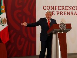López Obrador se reunió con el gobernador de Sonora para elaborar un plan para que esa entidad se convierta en un generador de energía renovable, limpias y de producción de baterías con litio. EFE / M. Guzmán