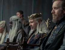 No queremos spoilear nada, así que solo te diremos que si eres fan de la fantasía o seguiste “Juego de Tronos”, esta precuela recién estrenada va a cautivarte. CORTESÍA
