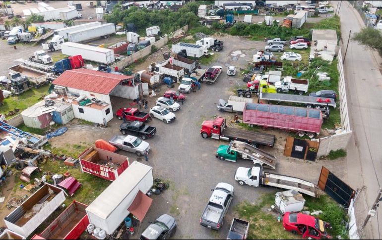 La finca quedó resguardada a disposición del agente del Ministerio Público, quien colocó los sellos de clausura y ordenó el traslado de los vehículos asegurados a los depósitos oficiales. ESPECIAL