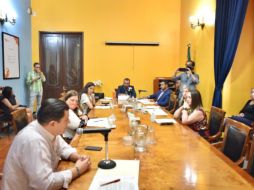 La mesa quedó conformada por un representante por sindicato, uno de Ipejal, uno de Gobierno del Estado y uno por grupo parlamentario. ESPECIAL