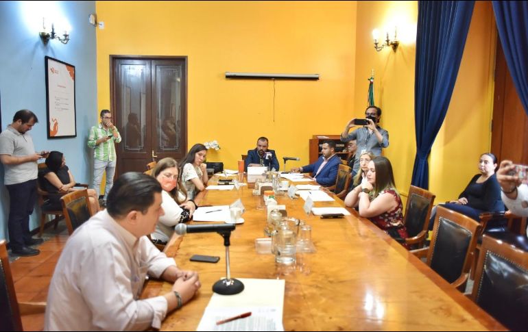 La mesa quedó conformada por un representante por sindicato, uno de Ipejal, uno de Gobierno del Estado y uno por grupo parlamentario. ESPECIAL