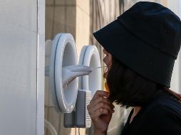 La distribución por sexo en los casos confirmados muestra un predominio en mujeres. EFE/M. Cristino