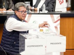 Ricardo Monreal celebra la democracia en Morena. ESPECIAL