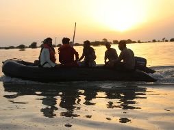 La OMS explicó que incrementó el seguimiento de los casos de diarrea aguda, cólera y otras enfermedades transmisibles, y proporciona material médico a los centros de atención. EFE / W. Hussein