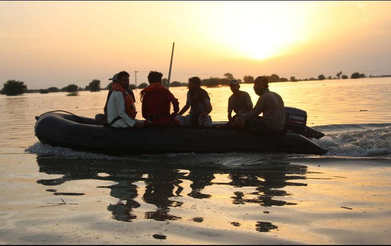 La OMS explicó que incrementó el seguimiento de los casos de diarrea aguda, cólera y otras enfermedades transmisibles, y proporciona material médico a los centros de atención. EFE / W. Hussein