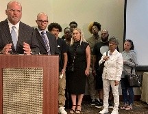 La oficina de Rex Elliott, abogado de la familia, confirmó que presentará una demanda por los hechos. AP/A. Welsh-Huggins