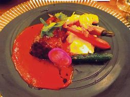 Mar y tierra. Daniel Martínez presenta en este plato una fusión de sabores bien lograda y deliciosa. EL INFORMADOR/F. González