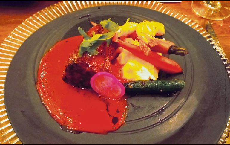 Mar y tierra. Daniel Martínez presenta en este plato una fusión de sabores bien lograda y deliciosa. EL INFORMADOR/F. González