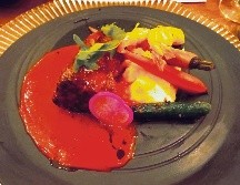 Mar y tierra. Daniel Martínez presenta en este plato una fusión de sabores bien lograda y deliciosa. EL INFORMADOR/F. González