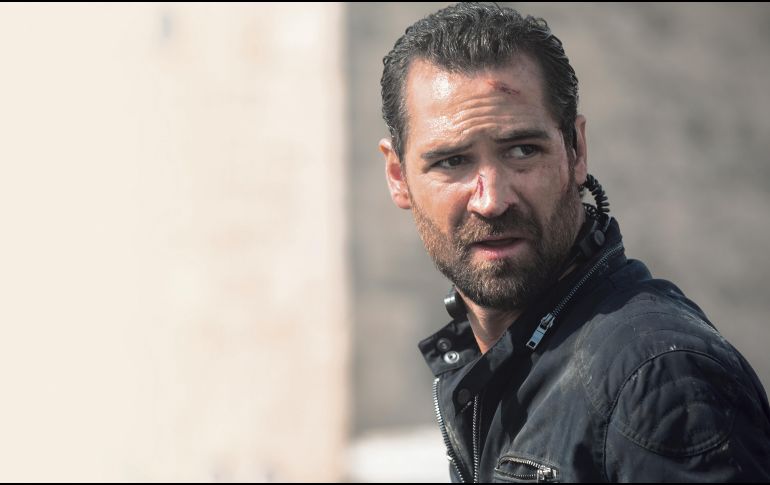 Manuel García-Rulfo aparece en una escena de la producción de Netflix: “6 Underground”. ESPECIAL/Netflix