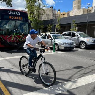 Ciclistas estrenan BusBici; hoy arranca oficialmente
