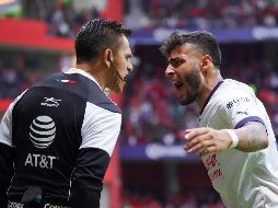 Jugadores y cuerpo técnico terminaron molestos con el arbitraje. IMAGO7