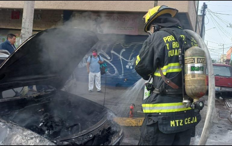 Ambos incendios, insistió la UEPCBJ con la finalidad de no generar alarma entre la población, ocurrieron por fallas mecánicas. ESPECIAL / Protección Civil Jalisco