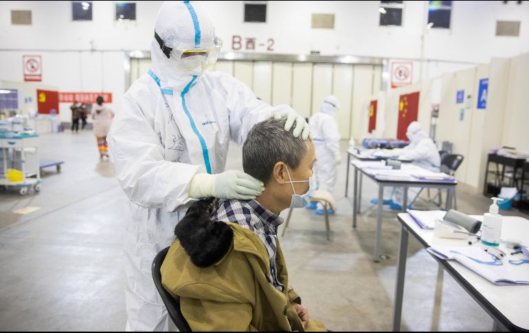 Desde 2020, China ha aprobado ocho vacunas contra el COVID-19 desarrolladas localmente, pero aún no ha permitido que se utilicen vacunas extranjeras en su territorio. AFP / ARCHIVO