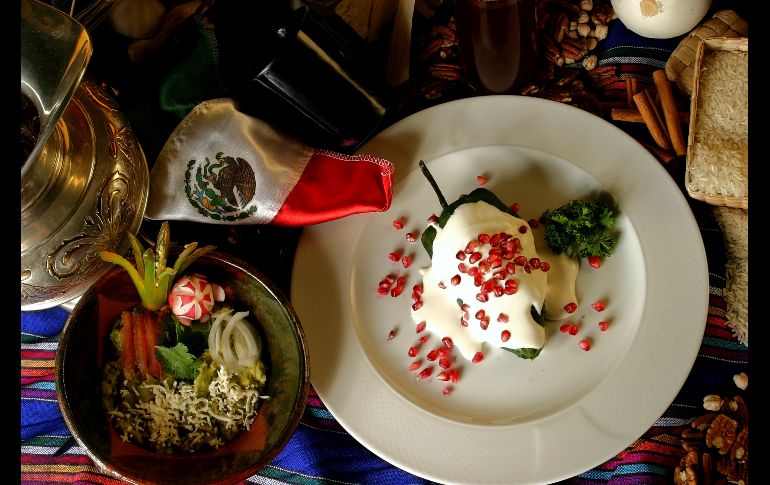 Visita los mejores lugares para comer chiles en nogada en la ciudad. ISTOCK/Gilberto Villasana