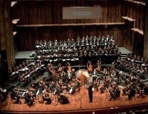 La OSN será dirigida por diferentes directores invitados, como Ludwig Carrasco, Juan Carlos Lomónaco, José Guadalupe Flores, Emmanuel Otto Siffert, Iván López Reynoso, José Luis Castillo y Enrique Diemecke. CORTESÍA / INBAL