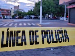 Sujetos a bordo de un auto blanco dispararon en contra del limpiaparabrisas, pues se molestaron por la insistencia de limpiarles el cristal. ESPECIAL