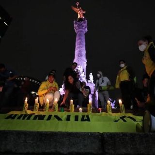 Ciudad de México: Realizan velada por la paz en el Ángel de la Independencia