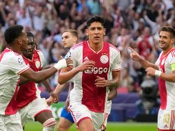 El mexicano Edson Álvarez (C) anotó a los 17 minutos de iniciado el partido. AP / P. Dejong