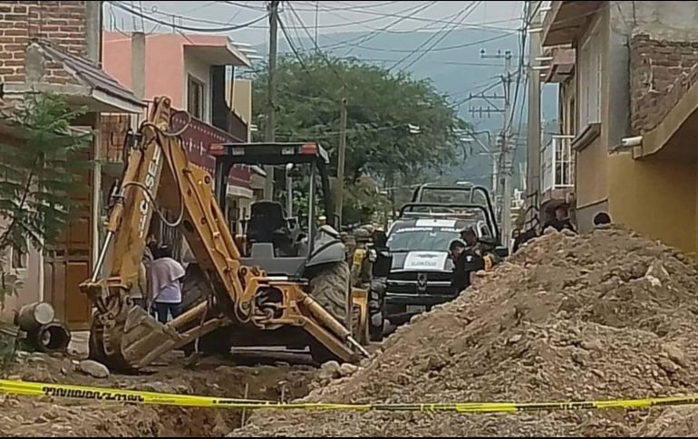 En el lugar los trabajadores señalaron que la tierra se aflojó y que eso podría estar relacionado con las precipitaciones que se han presentado en los últimos días. Foto: Azteca Bajío