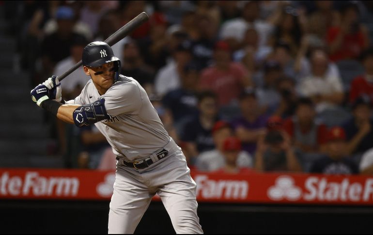 Judge se voló la cerca por cuarto juego consecutivo, tras encontrar un cambio de velocidad y desaparecer la pelota por el bosque izquierdo en el cuarto inning.  AFP/R. MARTÍNEZ