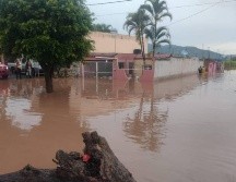 En algunos puntos de la cabecera municipal de Ahualulco de Mercado el nivel de agua alcanzó hasta un metro de altura en julio. ESPECIAL