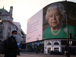 Los doctores que atienden a la reina Isabel II se mostraron este jueves 