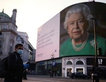 Los doctores que atienden a la reina Isabel II se mostraron este jueves 