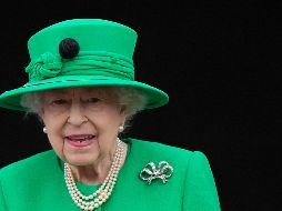 Los doctores de la reina Isabel II, de 96 años, inquietos por su salud, recomendaron el jueves que fuera puesta bajo supervisión médica. AP / ARCHIVO