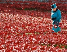 Variando entre el drama, la serie y la comedia, estas son las series y películas que le dieron problemas a la corona británica. AP/ARCHIVO