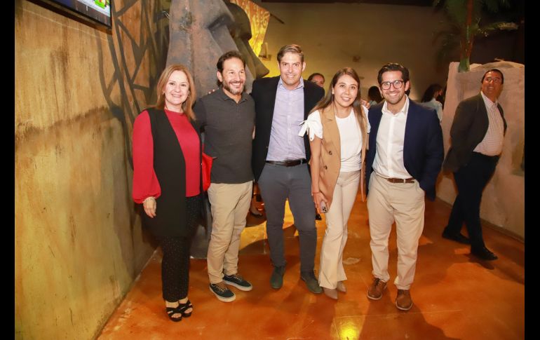 Yolanda Lozano, Damián Merlo, Aldo Sandoval, Karla Moreno y Guillermo Senties. GENTE BIEN JALISCO/ Antonio Martínez