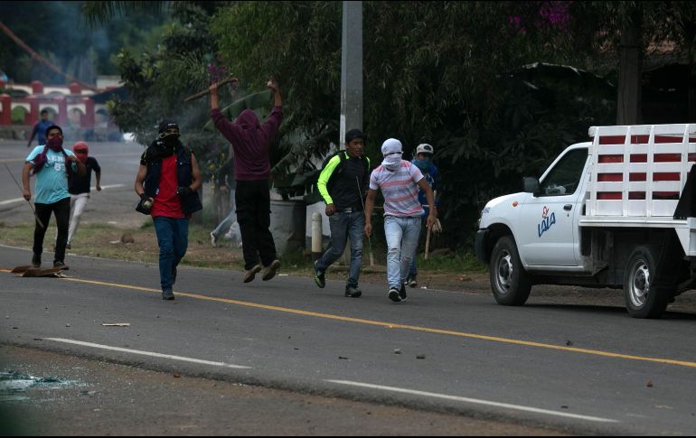 Tras perpetrar los hechos delictivos, los normalistas huyeron con rumbo al municipio de Cherán. SUN/ARCHIVO