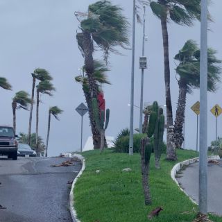 Kay se degrada a tormenta y deja lluvias en la península de Baja California