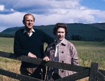 La reina y el príncipe Felipe en Balmoral en sus bodas de plata en 1972. GETTY IMAGES /