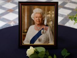 Los miembros más importantes de la familia real, incluyendo el rey Carlos III, seguirán el carruaje caminando en procesión. EFE / C. Hartmann