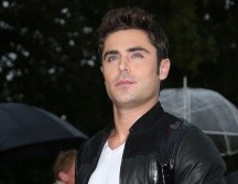 Zac Efron rechazó que la apariencia de su rostro en la fotografía, que se volvió viral y sumamente criticada, se debiera a una cirugía estética. AP / ARCHIVO