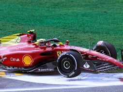 Ferrari y su dirigente parecen haber encontrado la solución a los problemas mecánicos y a los errores estratégicos que han lastrado su curso. EFE / M. Bazzi