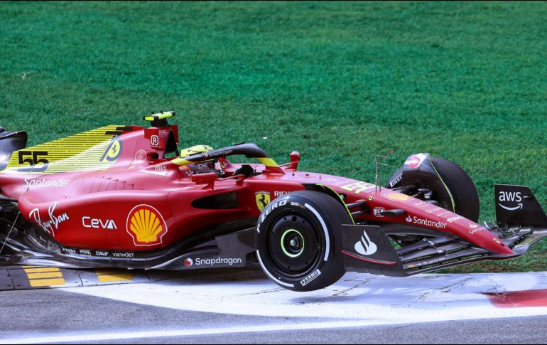 Ferrari y su dirigente parecen haber encontrado la solución a los problemas mecánicos y a los errores estratégicos que han lastrado su curso. EFE / M. Bazzi