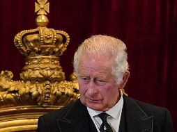 Este sábado 10 de septiembre, Carlos III fue proclamado oficialmente y de manera pública nuevo rey del Reino Unido desde el balcón del palacio de Saint James en Londres. AFP / J. Brady