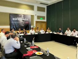 Este sábado, en Puerto Vallarta, los diputados se reunieron para discutir el marco de un acuerdo para un Plan Estatal en el que los morenistas proponen reglas y presupuestos bajo programas sociales para todos. ESPECIAL